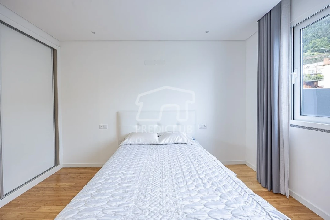 Moradia T3 para Venda em Arco da Calheta Foto 18