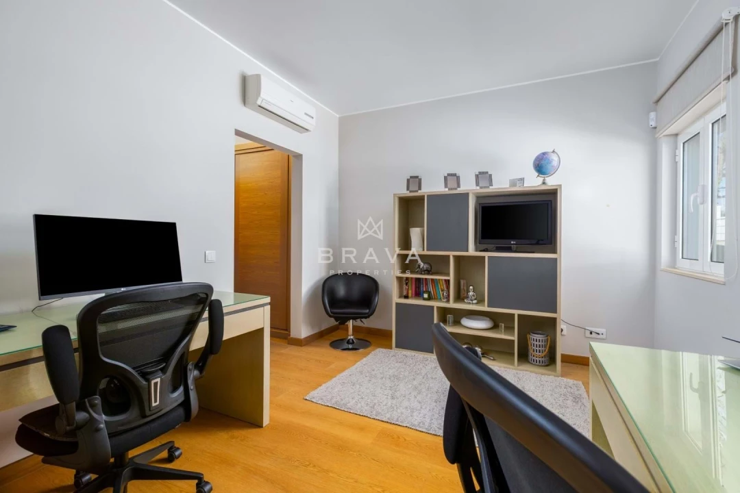 Moradia T3 para Venda em Quarteira Foto 17