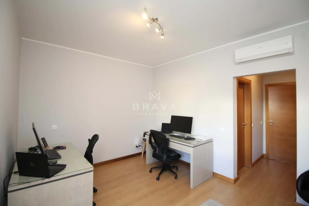 Moradia T3 para Venda em Quarteira Foto 26