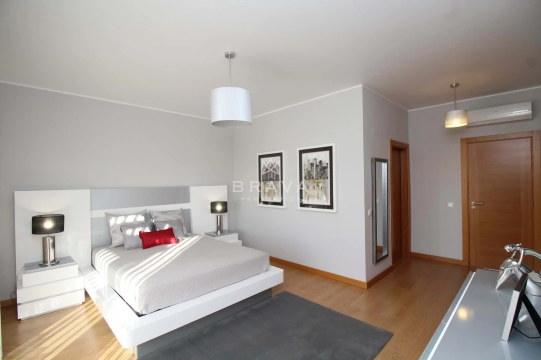 Moradia T3 para Venda em Quarteira Foto 40