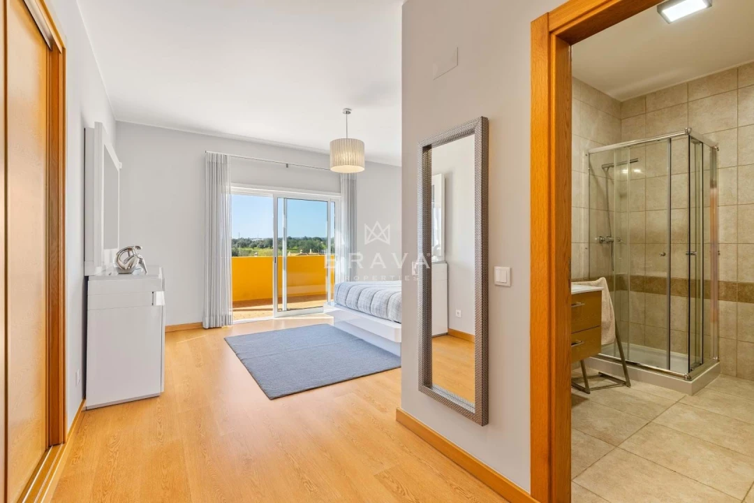 Moradia T3 para Venda em Quarteira Foto 21