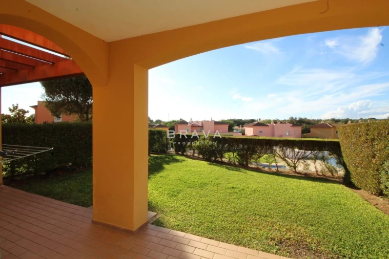 Moradia T3 para Venda em Quarteira Foto 9