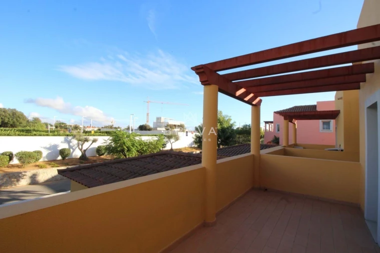 Moradia T3 para Venda em Quarteira Foto 32