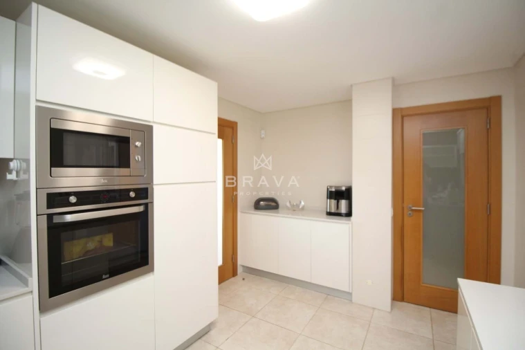 Moradia T3 para Venda em Quarteira Foto 19