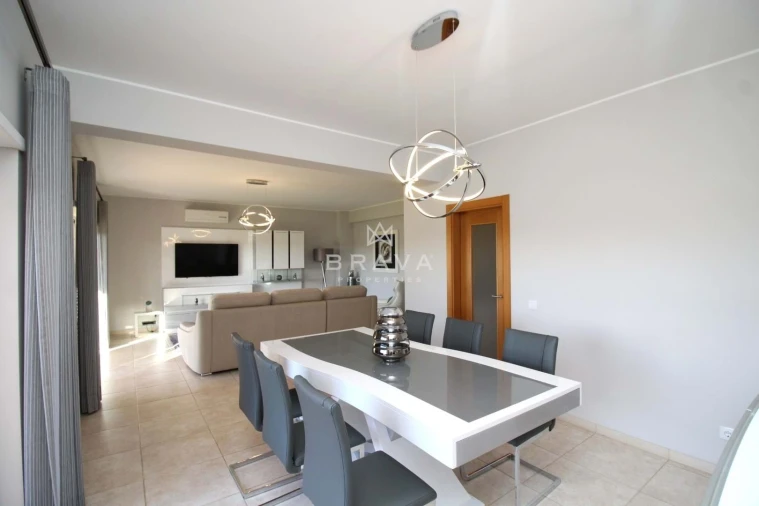 Moradia T3 para Venda em Quarteira Foto 7