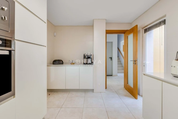 Moradia T3 para Venda em Quarteira Foto 12