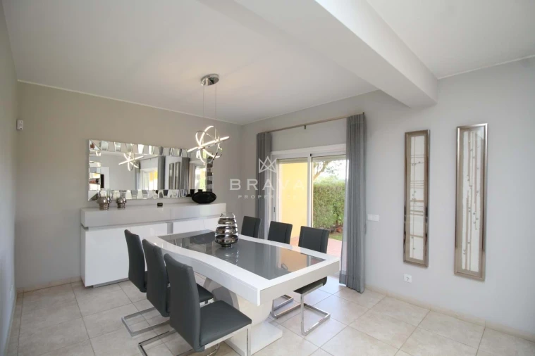 Moradia T3 para Venda em Quarteira Foto 5