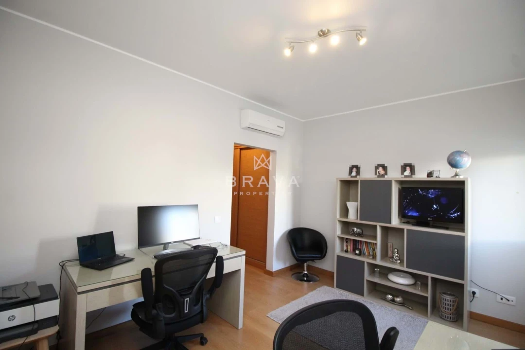 Moradia T3 para Venda em Quarteira Foto 25