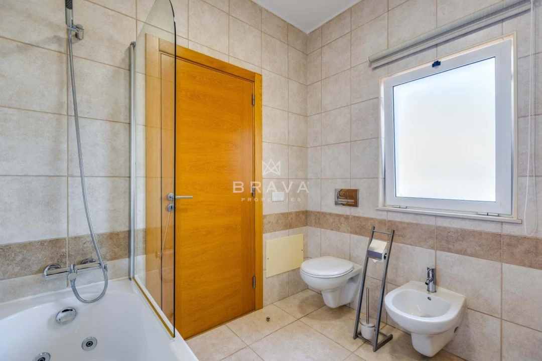 Moradia T3 para Venda em Quarteira Foto 31