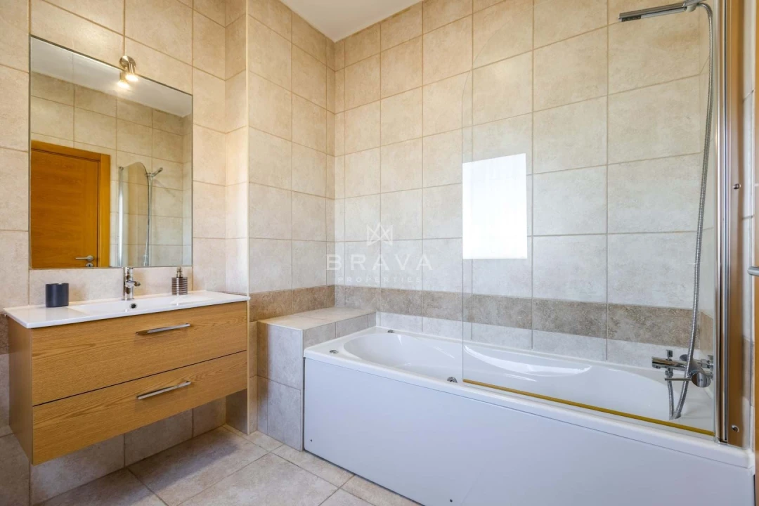 Moradia T3 para Venda em Quarteira Foto 30