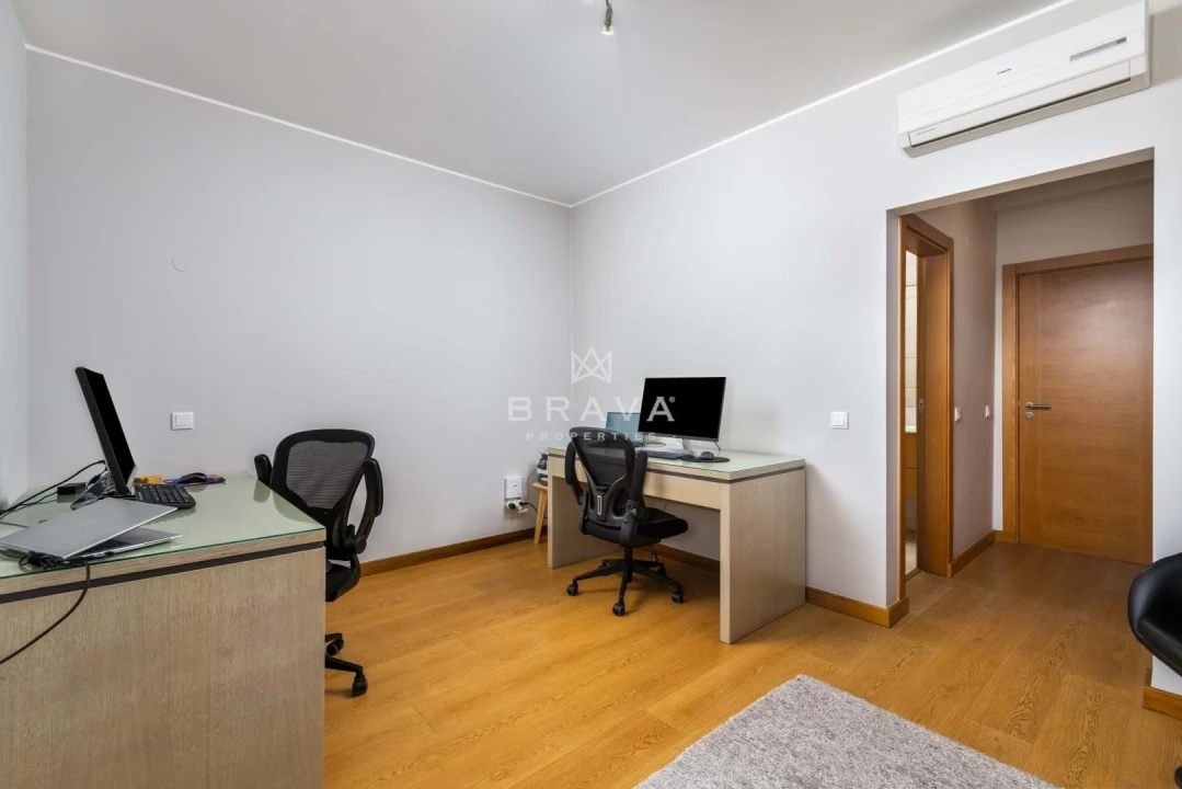 Moradia T3 para Venda em Quarteira Foto 16