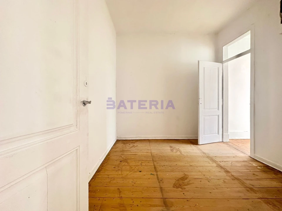 Apartamento T4 para Venda em Campo de Ourique Foto 14