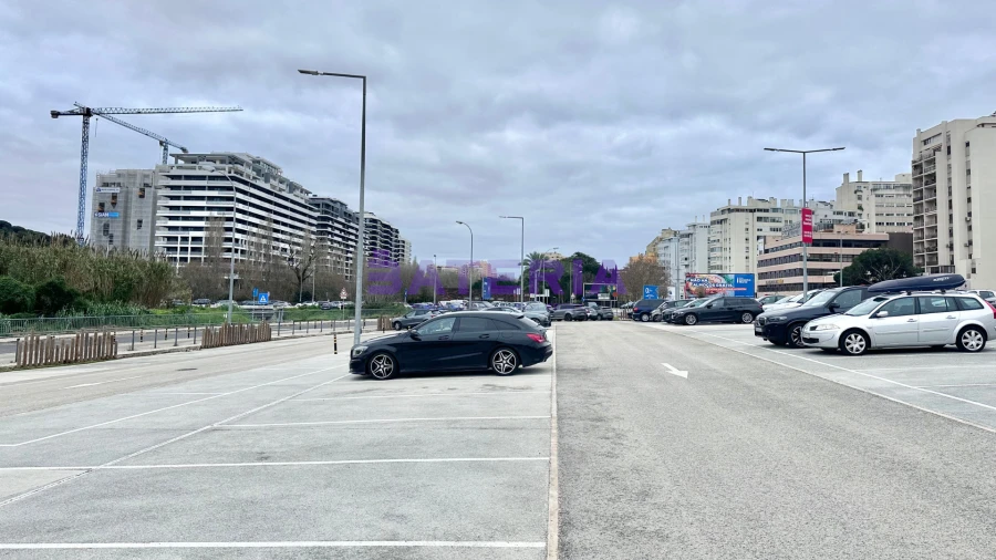 Terreno para Venda em Algés, Linda-A-Velha e Cruz Quebrada-Dafundo Foto 6