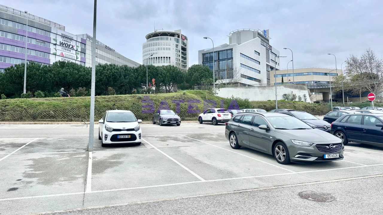 Terreno para Venda em Algés, Linda-A-Velha e Cruz Quebrada-Dafundo Foto 9