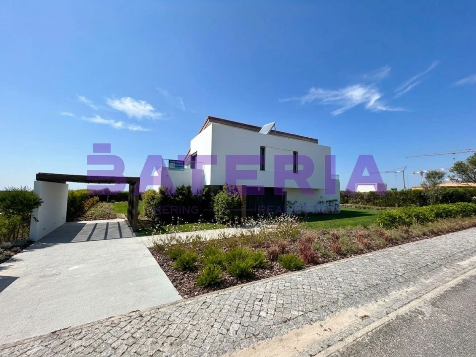 Moradia T4 para Venda em Vau Foto 5