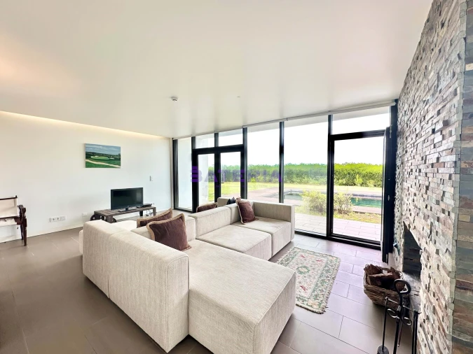 Moradia T4 para Venda em Vau Foto 2