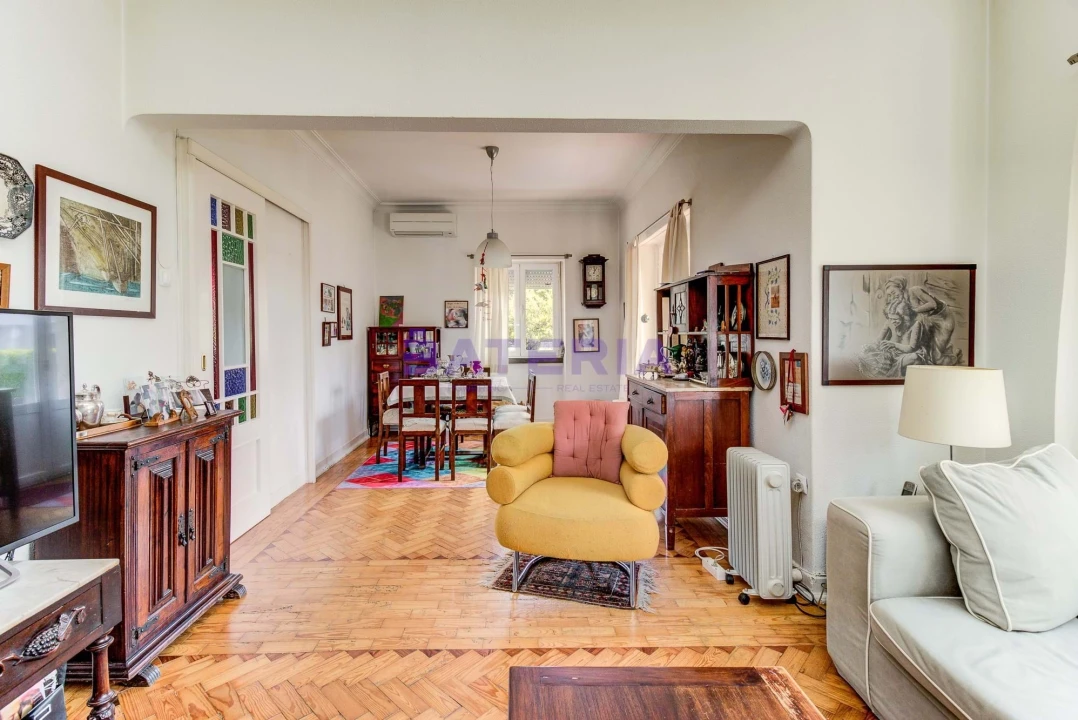 Moradia T5 para Venda em Algés, Linda-A-Velha e Cruz Quebrada-Dafundo Foto 5