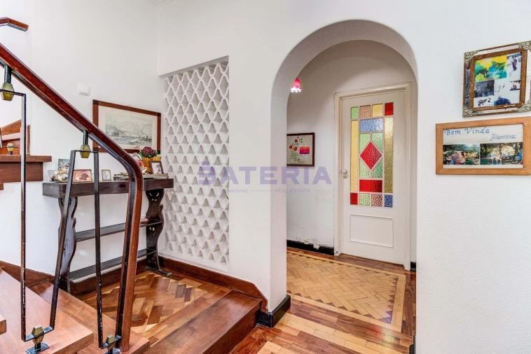 Moradia T5 para Venda em Algés, Linda-A-Velha e Cruz Quebrada-Dafundo Foto 4