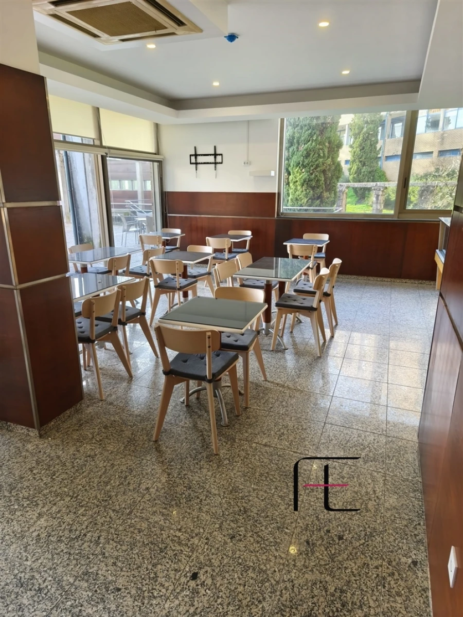 Negócio para Venda em Cidade da Maia Foto 9