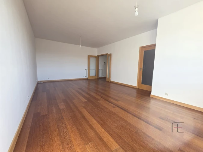 Apartamento T3 para Venda em Aguas Santas Foto 30
