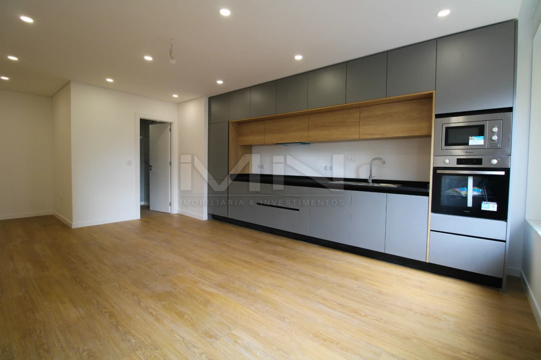 Apartamento T3 para Venda em Fânzeres e São Pedro da Cova Foto 1