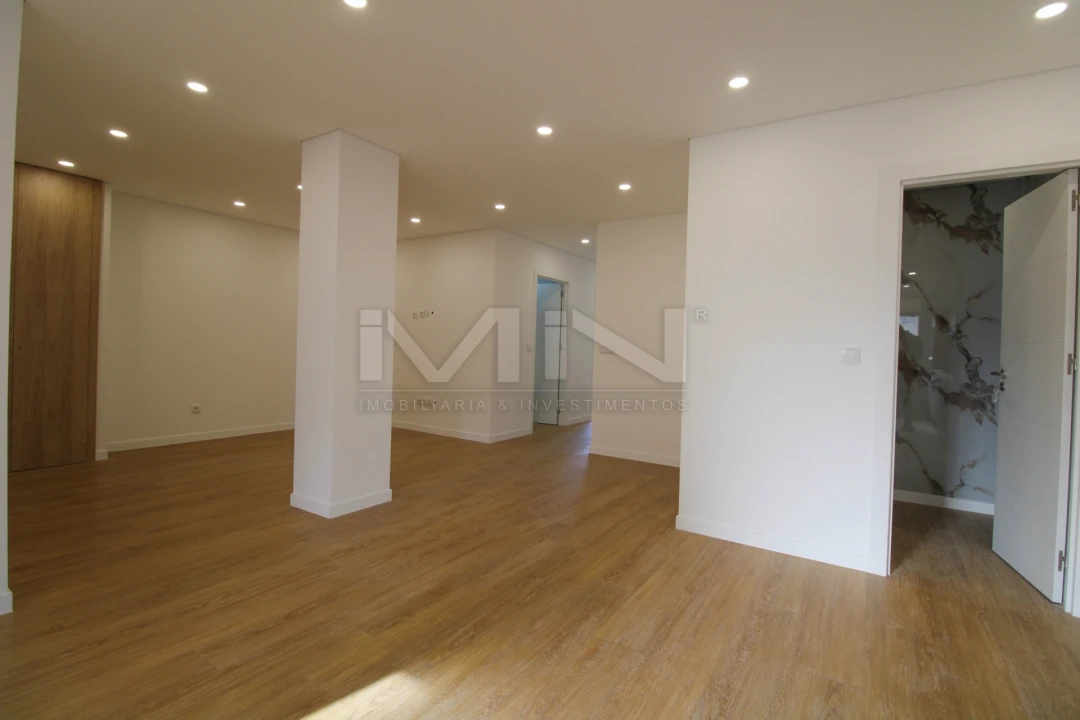 Apartamento T3 para Venda em Fânzeres e São Pedro da Cova Foto 11