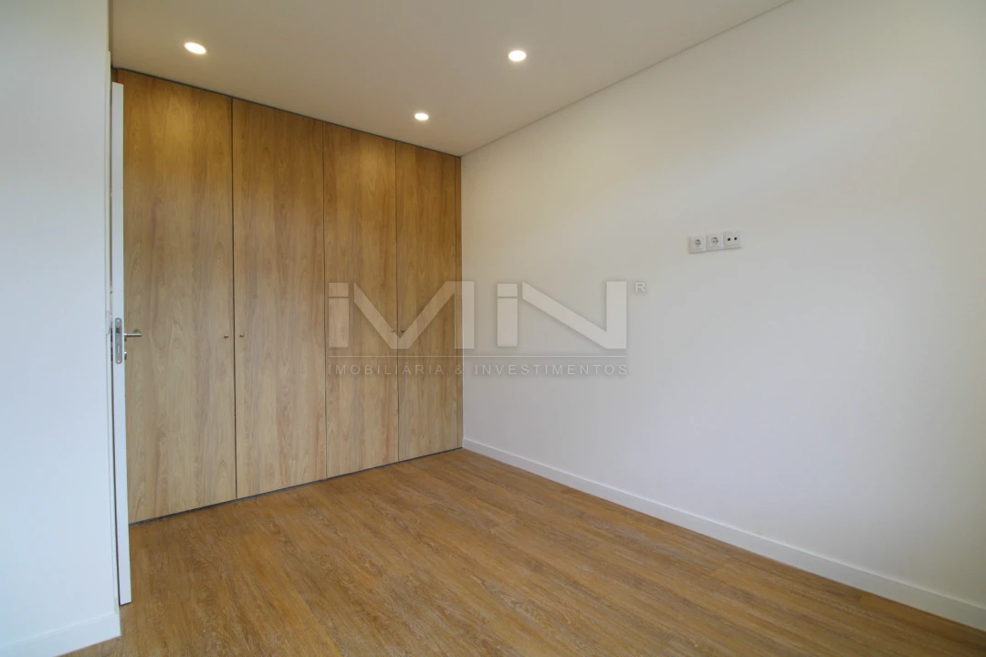 Apartamento T3 para Venda em Fânzeres e São Pedro da Cova Foto 20