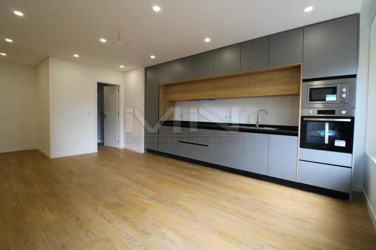 Apartamento T3 para Venda em Fânzeres e São Pedro da Cova Foto 1