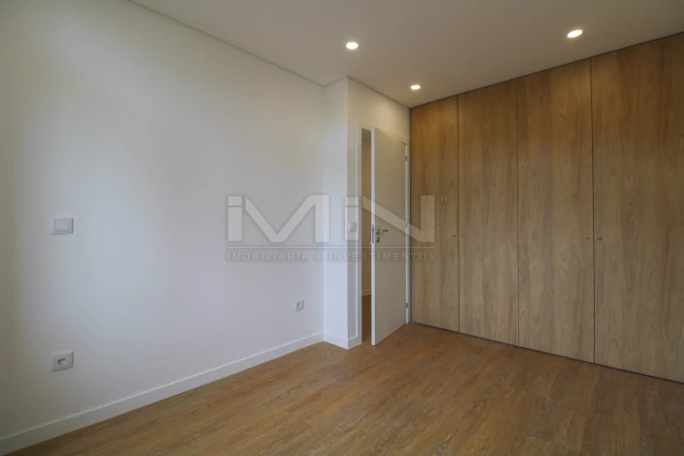 Apartamento T3 para Venda em Fânzeres e São Pedro da Cova Foto 21