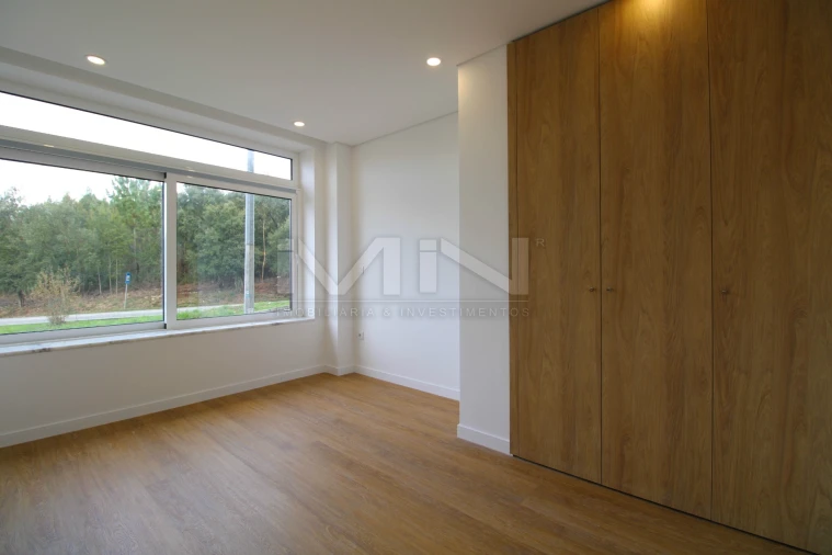 Apartamento T3 para Venda em Fânzeres e São Pedro da Cova Foto 26