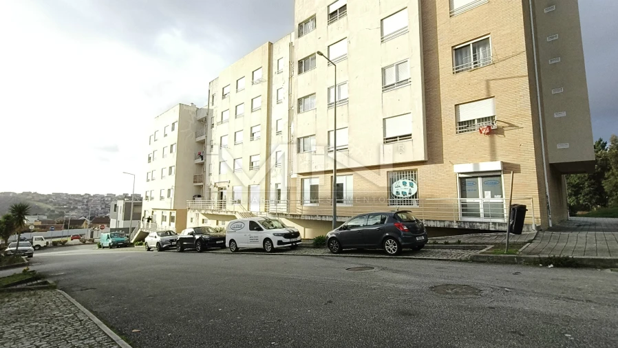 Apartamento T3 para Venda em Fânzeres e São Pedro da Cova Foto 40