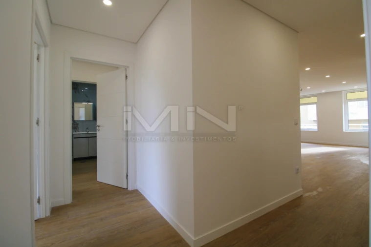 Apartamento T3 para Venda em Fânzeres e São Pedro da Cova Foto 23