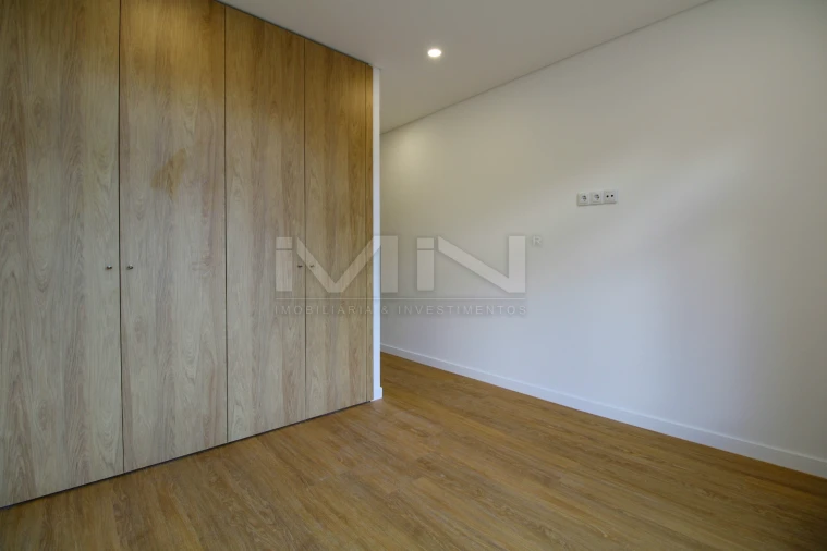 Apartamento T3 para Venda em Fânzeres e São Pedro da Cova Foto 32