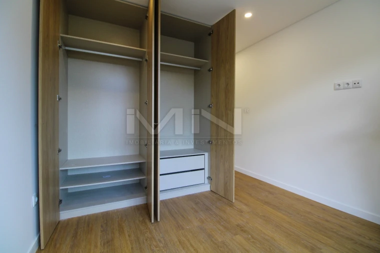 Apartamento T3 para Venda em Fânzeres e São Pedro da Cova Foto 33