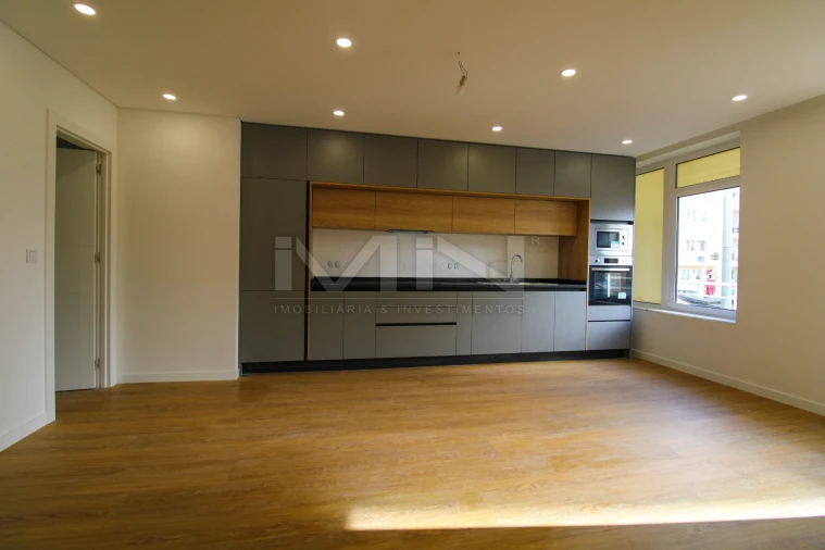 Apartamento T3 para Venda em Fânzeres e São Pedro da Cova Foto 2