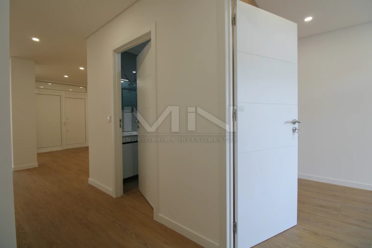 Apartamento T3 para Venda em Fânzeres e São Pedro da Cova Foto 18