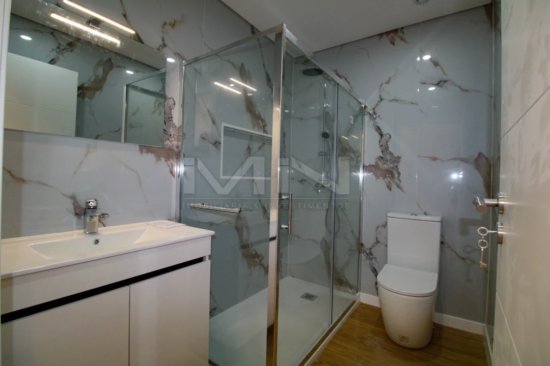 Apartamento T3 para Venda em Fânzeres e São Pedro da Cova Foto 17