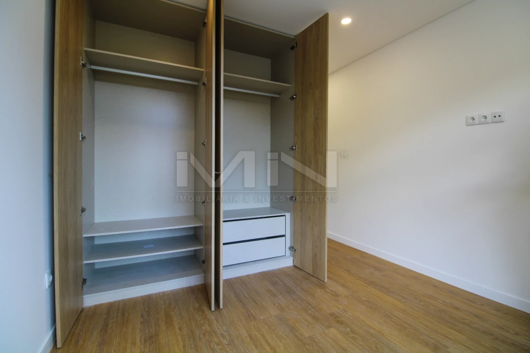 Apartamento T3 para Venda em Fânzeres e São Pedro da Cova Foto 33