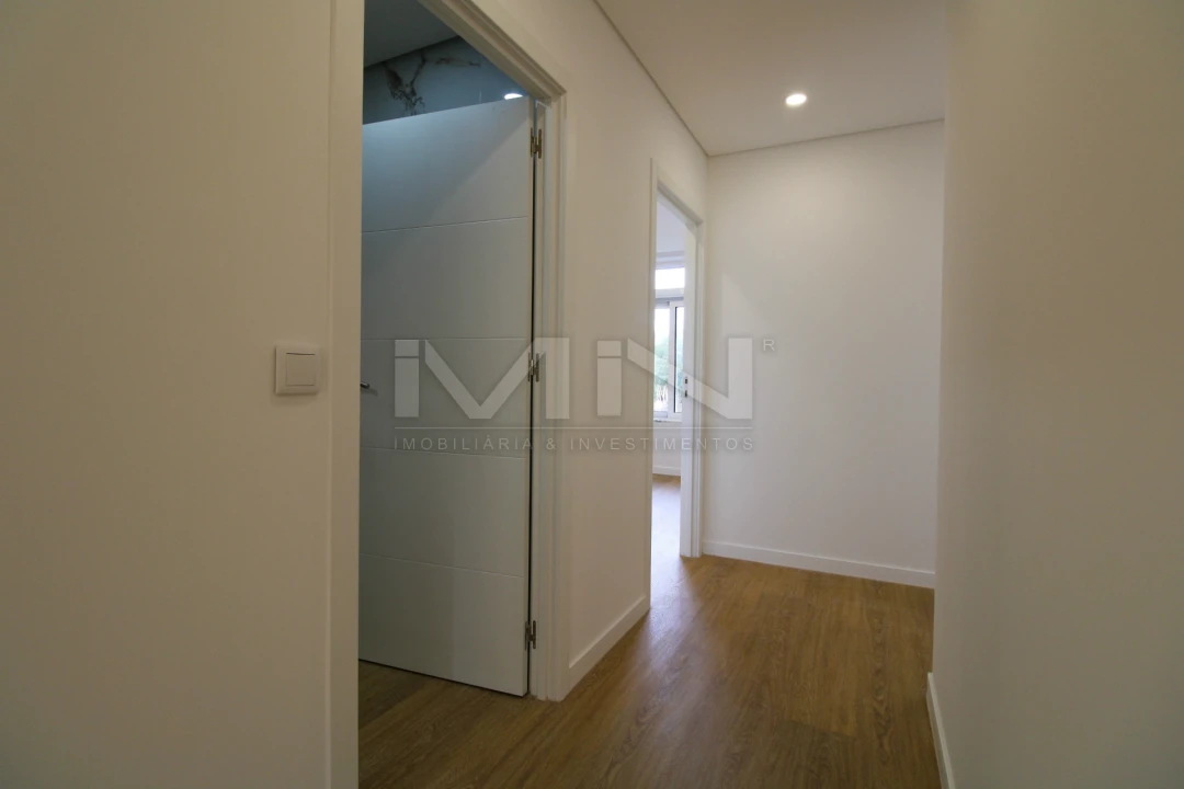 Apartamento T3 para Venda em Fânzeres e São Pedro da Cova Foto 16