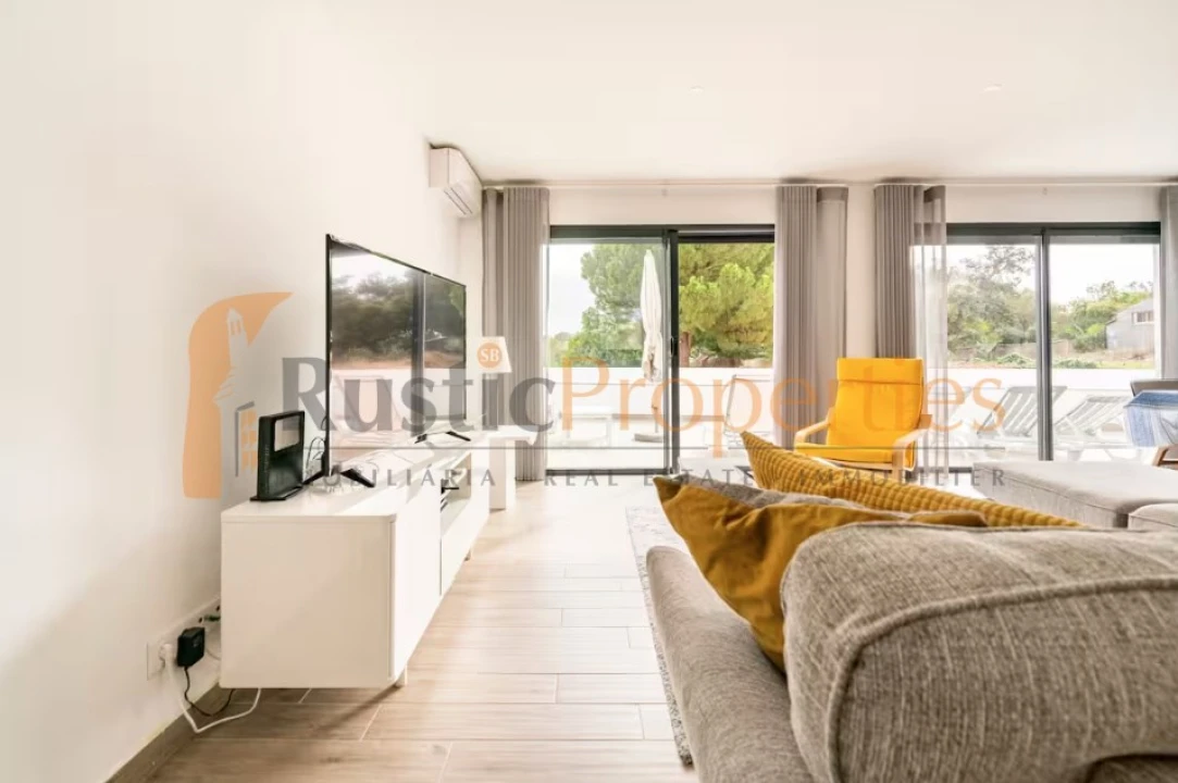 Moradia T3 para Venda em Almancil Foto 6