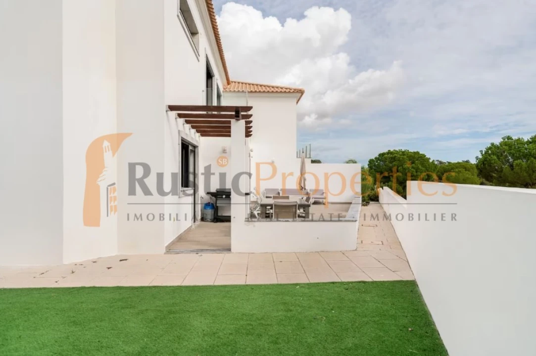 Moradia T3 para Venda em Almancil Foto 4