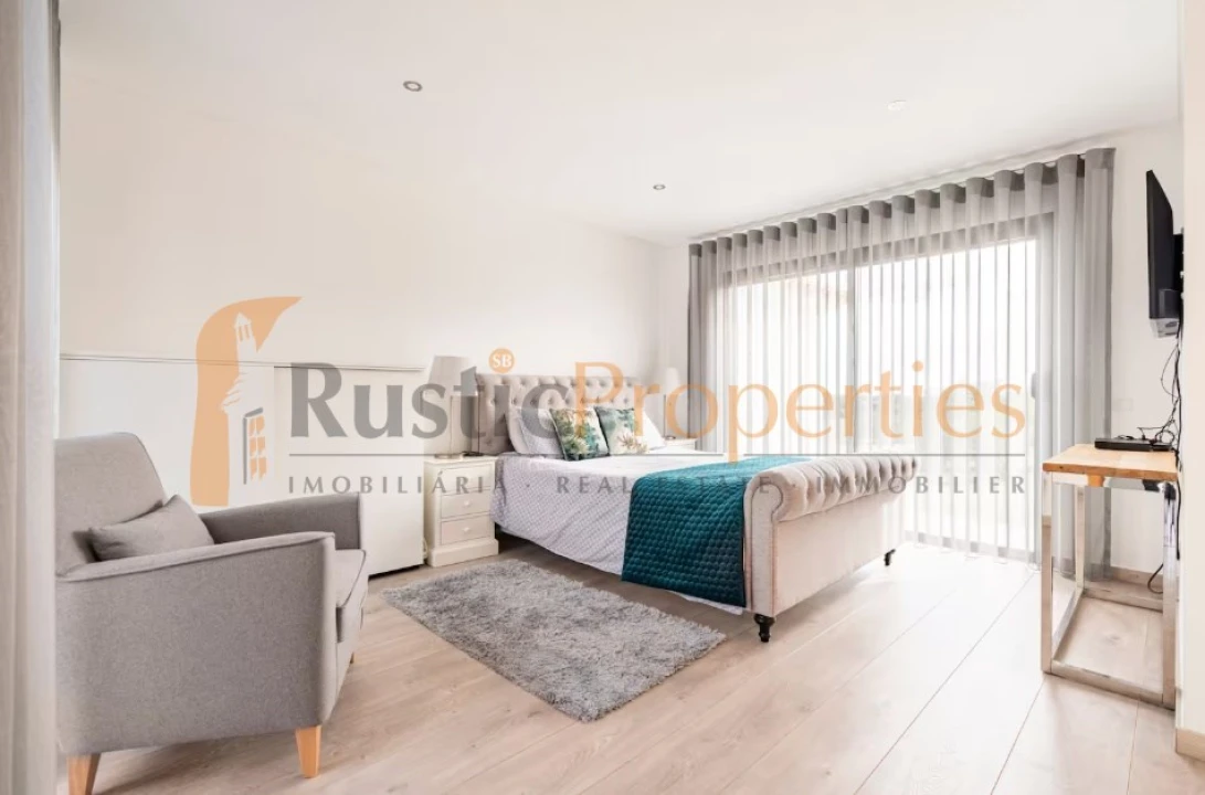 Moradia T3 para Venda em Almancil Foto 18