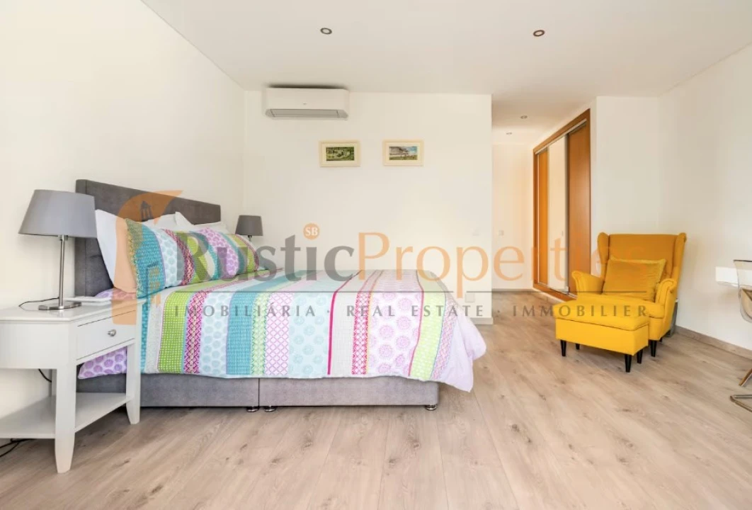 Moradia T3 para Venda em Almancil Foto 16