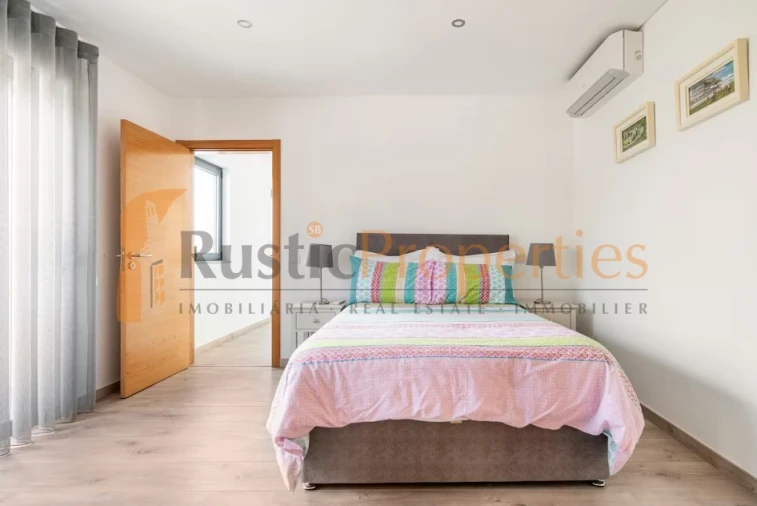 Moradia T3 para Venda em Almancil Foto 15