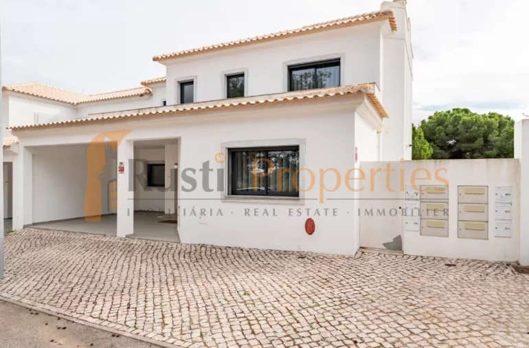 Moradia T3 para Venda em Almancil Foto 29