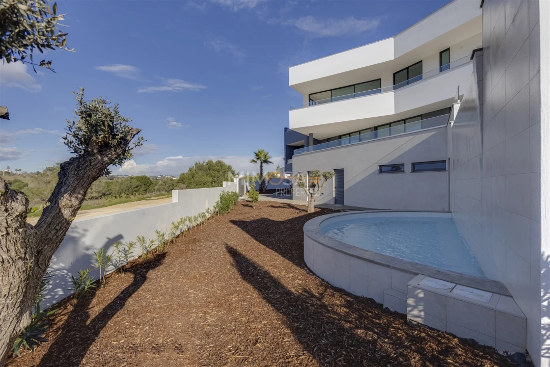 Moradia T5 para Venda em Lagos (São Sebastião e Santa Maria) Foto 9