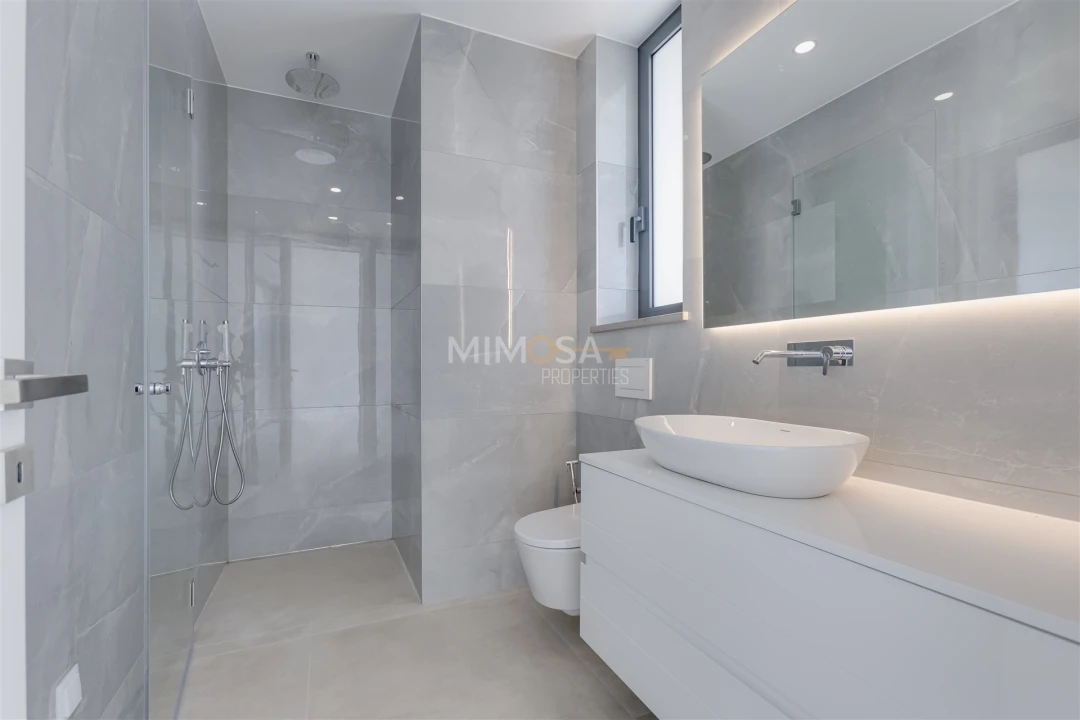 Moradia T5 para Venda em Lagos (São Sebastião e Santa Maria) Foto 28