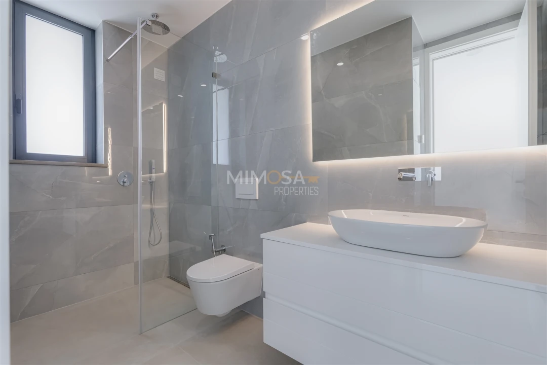 Moradia T5 para Venda em Lagos (São Sebastião e Santa Maria) Foto 31