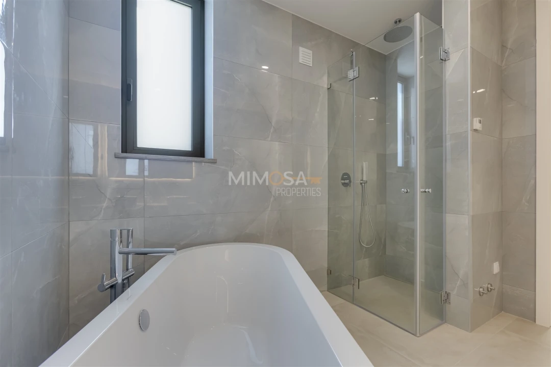 Moradia T5 para Venda em Lagos (São Sebastião e Santa Maria) Foto 27