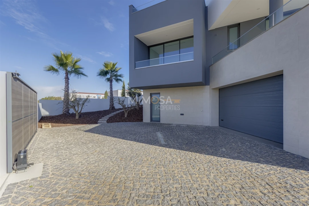 Moradia T5 para Venda em Lagos (São Sebastião e Santa Maria) Foto 7